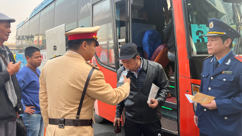 Tài xế xe cập bến cũng được test Tài xế xe cập bến cũng được test