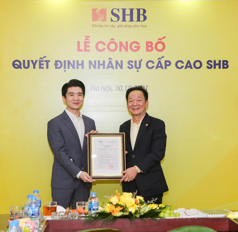 Ông Đỗ Quang Hiển trao Quyết định bổ nhiệm ông Đỗ Quang Vinh