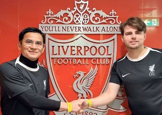 Cựu danh thủ Kiatisak chính thức trở thành giám đốc của Học viện bóng đá Liverpool tại Thái Lan