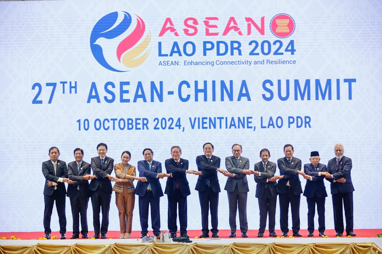 Lãnh đạo các nước ASEAN và Trung Quốc tại Hội nghị Cấp cao ASEAN -Trung Quốc lần thứ 27 Lãnh đạo các nước ASEAN và Trung Quốc tại Hội nghị Cấp cao ASEAN -Trung Quốc lần thứ 27
