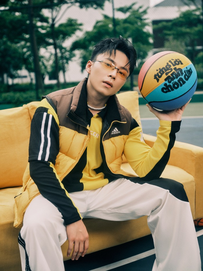 Wokeup là một tri kỷ của Kay Trần trong âm nhạc và sẽ đồng hành cùng Kay Trần trong nhiều dự án trong tương lai Wokeup là một tri kỷ của Kay Trần trong âm nhạc và sẽ đồng hành cùng Kay Trần trong nhiều dự án trong tương lai