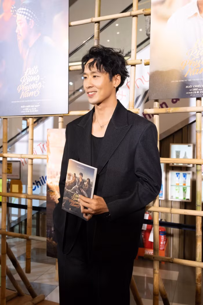 Tuấn Trần đã có sự lột xác với vai Út Lục Lâm