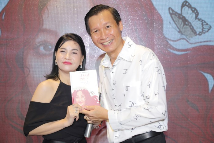 Diễn viên Cát Phượng