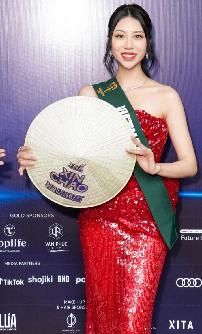 Đại diên Việt Nam - Hoa hậu Đỗ Lan Anh