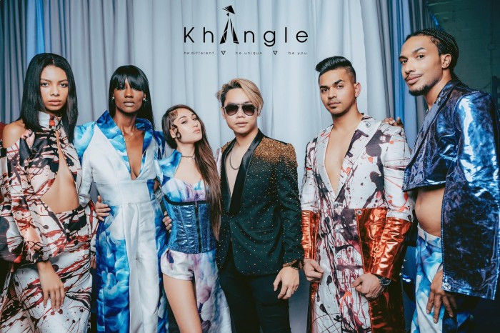 NTK Khang Lê bên các nghệ sĩ quốc tế