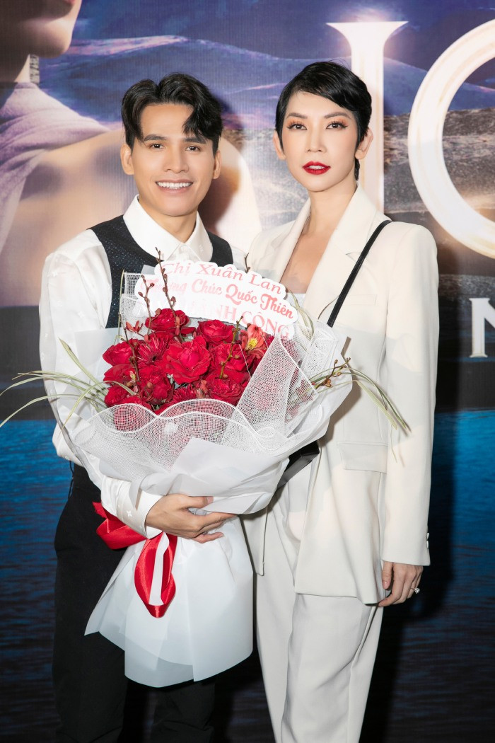 Siêu mẫu Xuân Lan nhận xét tiếng hát Thiên tại thời điểm này đã chạm tới cảm xúc và trái tim của người nghe