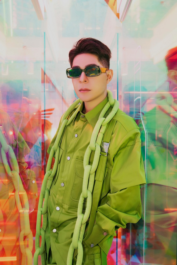 Nam đạo diễn tự hào vì anh là người Việt Nam duy nhất được làm show ở Seoul, tính đến thời điểm hiện tại, và anh xem đó là một đặc ân