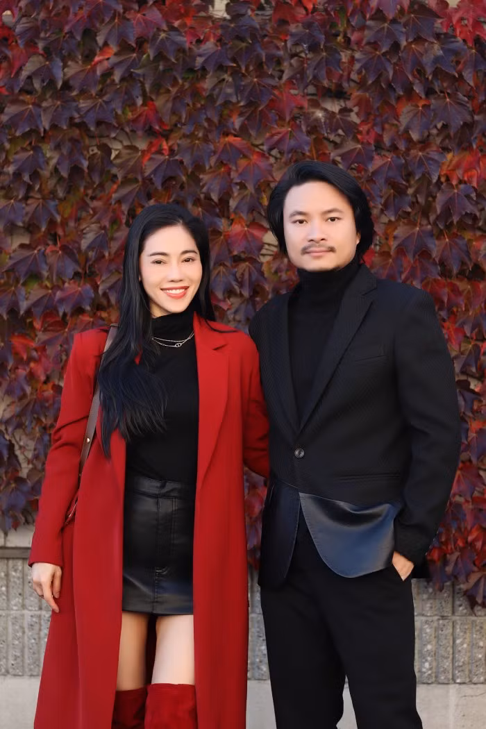 Đạo diễn Hoàng Nhật Nam chọn những bộ vest, trend coat sang trọng, CEO Phạm Kim Dung lại ưu tiên váy ôm sát khoe vóc dáng