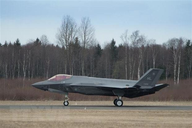 Máy bay tàng hình F-35