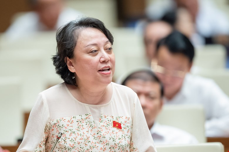 Đại biểu Phạm Khánh Phong Lan (đoàn TP.HCM) phát biểu