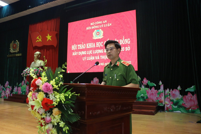 Thiếu tướng, PGS.TS Lê Hoài Nam, Hiệu trưởng Trường Cao đẳng CSND I phát biểu tại hội thảo Thiếu tướng, PGS.TS Lê Hoài Nam, Hiệu trưởng Trường Cao đẳng CSND I phát biểu tại hội thảo