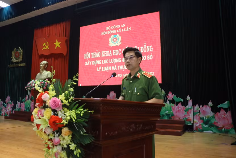 Thiếu tướng, PGS.TS Lê Hoài Nam, Hiệu trưởng Trường Cao đẳng CSND I phát biểu tại hội thảo