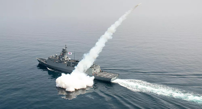 Seoul đã huy động nhiều tàu bao gồm cả tàu chiến để tiến hành các hoạt động tìm kiếm thi thể mất tích của quan chức Bộ Đại dương và Nghề cá Seoul đã huy động nhiều tàu bao gồm cả tàu chiến để tiến hành các hoạt động tìm kiếm thi thể mất tích của quan chức Bộ Đại dương và Nghề cá