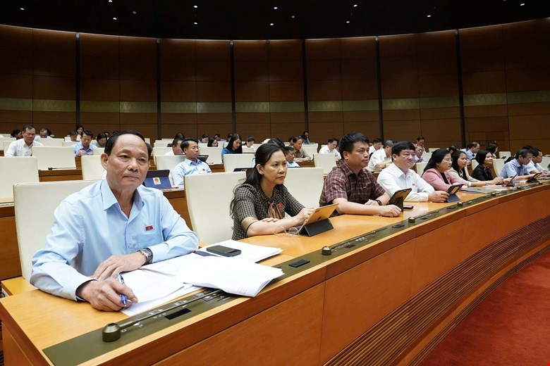 Quang cảnh phiên họp sáng nay, 6-5