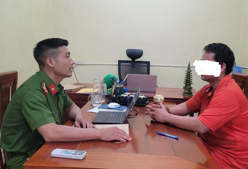 Công an xã Thạch Đài, huyện Thạch Hà (Hà Tĩnh) gặp gỡ, giáo dục đối tượng đang chấp hành án treo trên địa bàn. Công an xã Thạch Đài, huyện Thạch Hà (Hà Tĩnh) gặp gỡ, giáo dục đối tượng đang chấp hành án treo trên địa bàn.