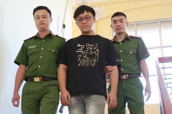 Đối tượng Huỳnh Lưu Hữu Minh bị khởi tố, bắt tạm giam Đối tượng Huỳnh Lưu Hữu Minh bị khởi tố, bắt tạm giam