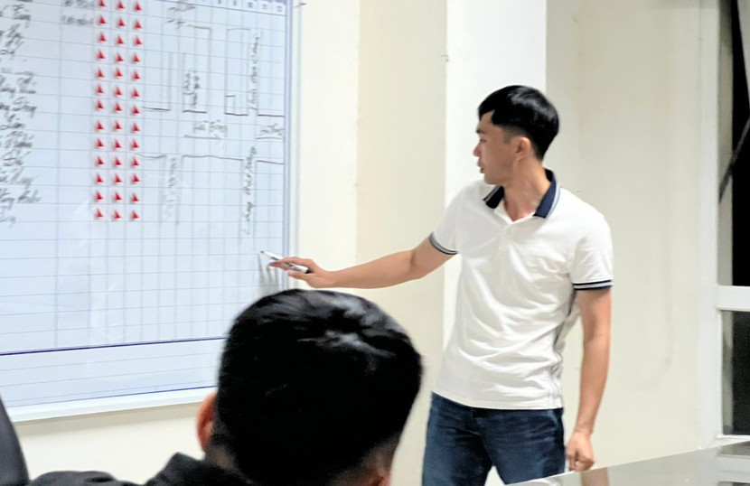 CQĐT họp án, đánh giá các hướng di chuyển của đối tượng cướp giật