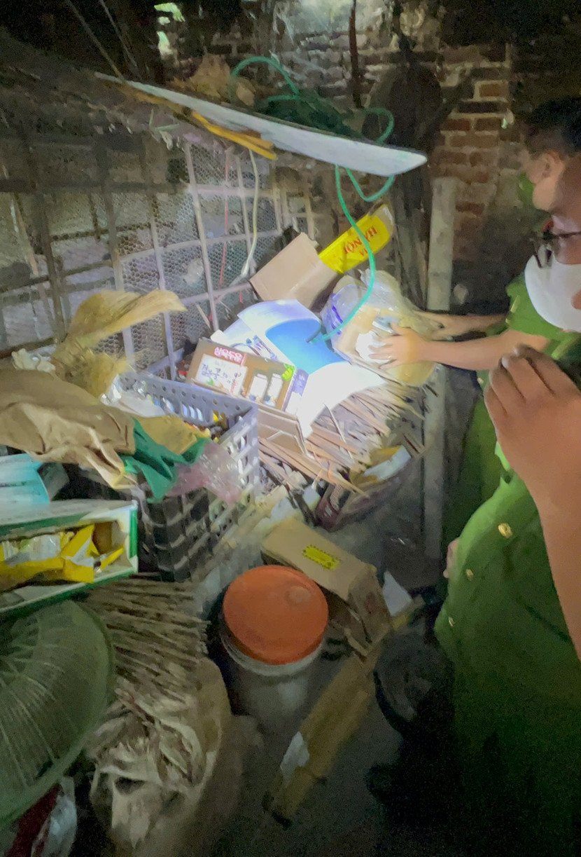 Khu vực đối tượng Hải giấu điện thoại di động phi pháp