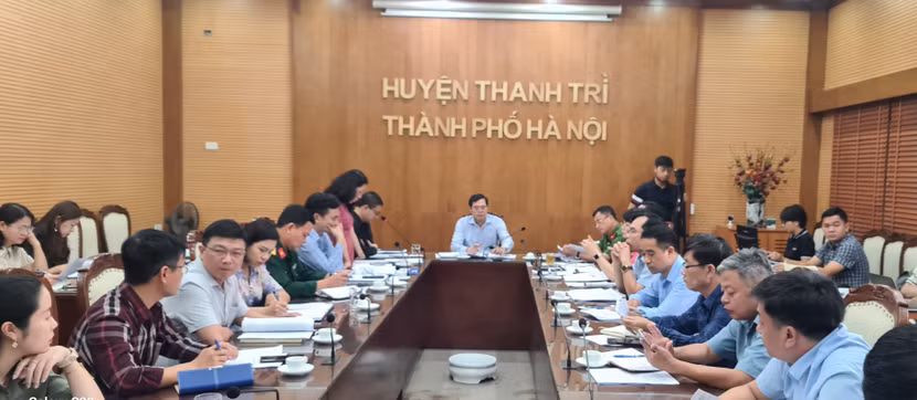 Chủ tịch UBND huyện Thanh Trì Nguyễn Xuân Phong nêu rõ: cưỡng chế sẽ làm, nhưng chỉ là biện pháp cuối cùng Chủ tịch UBND huyện Thanh Trì Nguyễn Xuân Phong nêu rõ: cưỡng chế sẽ làm, nhưng chỉ là biện pháp cuối cùng