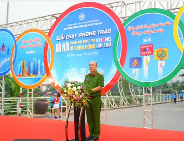 Đại tá Nguyên Đức Long - Phó Giám đốc CATP Hà Nội phát biểu khai mạc Đại tá Nguyên Đức Long - Phó Giám đốc CATP Hà Nội phát biểu khai mạc