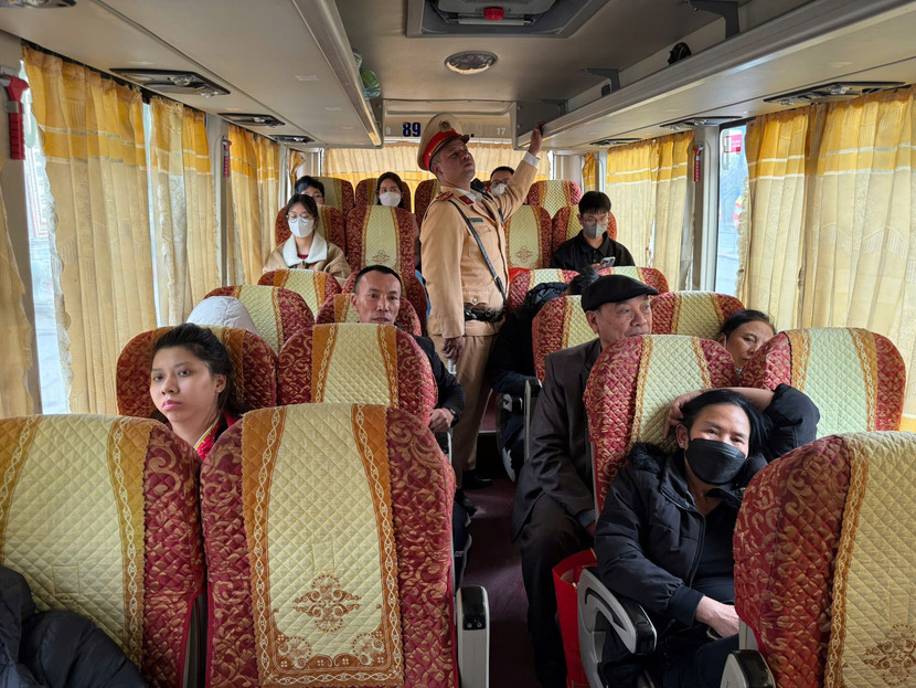 Kiểm tra số hành khách trên xe Kiểm tra số hành khách trên xe