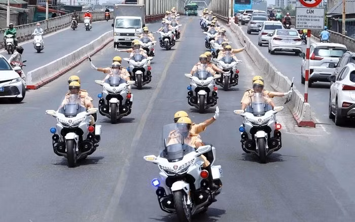 Cảnh sát giao thông Công an thành phố Hà Nội thực hiện phương án dẫn đoàn khách quốc tế thăm chính thức Việt Nam