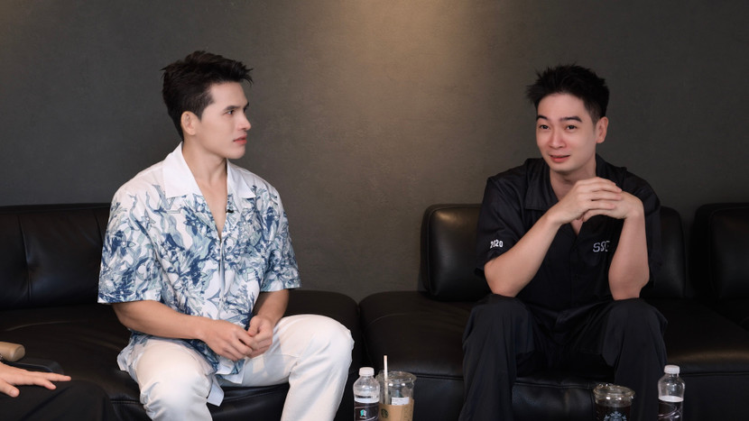 Giám đốc âm nhạc SlimV cũng là một trong những nhân tố đồng hành cùng Quốc Thiên trong chương trình