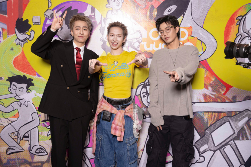 Ca sĩ Đỗ Hoàng Dương chúc mừng Osad và Onionn Ca sĩ Đỗ Hoàng Dương chúc mừng Osad và Onionn