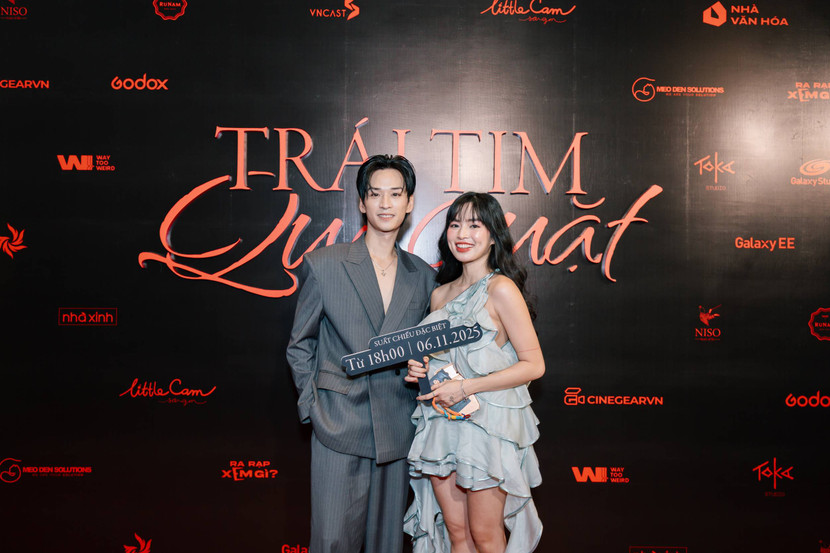 Trần Ngĩa và Khánh Vân trên thảm đỏ ra mắt &quot;Trái tim què quặt&quot;