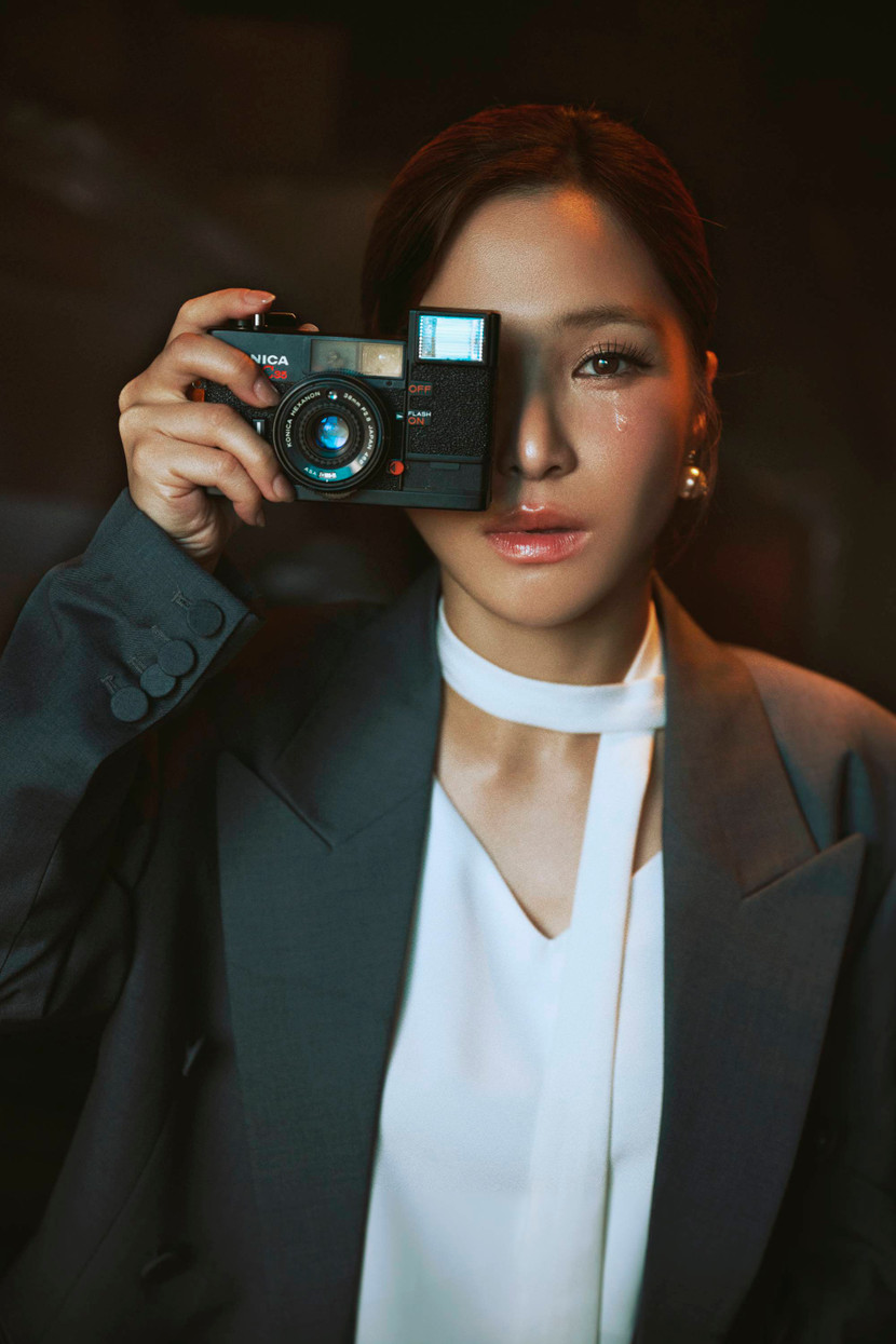 Hương Tràm chính thức trở lại sau thời gian học tập ở nước ngoài Hương Tràm chính thức trở lại sau thời gian học tập ở nước ngoài