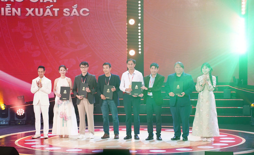 Các đạo diễn xuất sắc nhận giải trong Lễ bế mạc Các đạo diễn xuất sắc nhận giải trong Lễ bế mạc