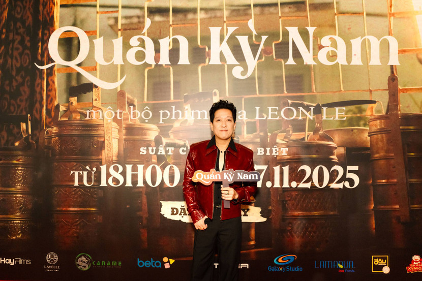 Diễn viên Trường Giang một mình đến dự sư kiện. Sau khi giảm cân, Trường Giang được khen trẻ hơn nhiều