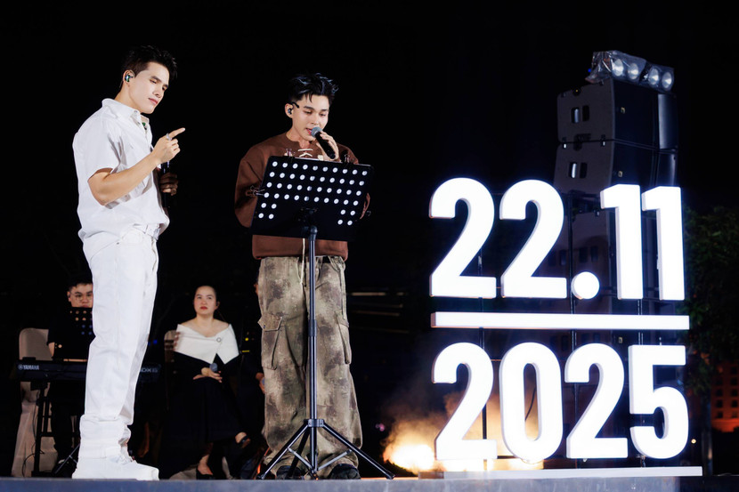 Jun Phạm bất ngờ xuất hiện song ca cùng Quốc Thiên Jun Phạm bất ngờ xuất hiện song ca cùng Quốc Thiên