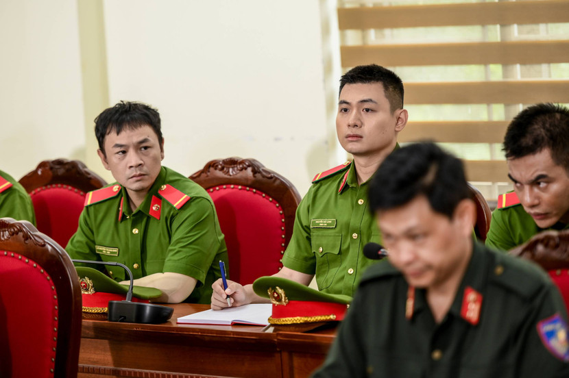 Họp ban chuyên án trước khi vào thực chiến