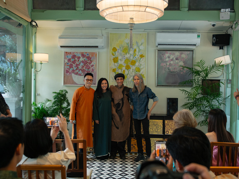 Ca sĩ Phương Thanh cũng đến chúc mừng đàn em Ca sĩ Phương Thanh cũng đến chúc mừng đàn em