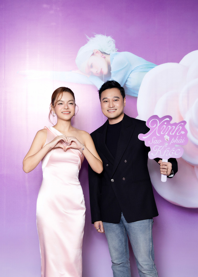 "Hoàng tử sơn ca" Quang Vinh đến chúc mừng đồng nghiệp