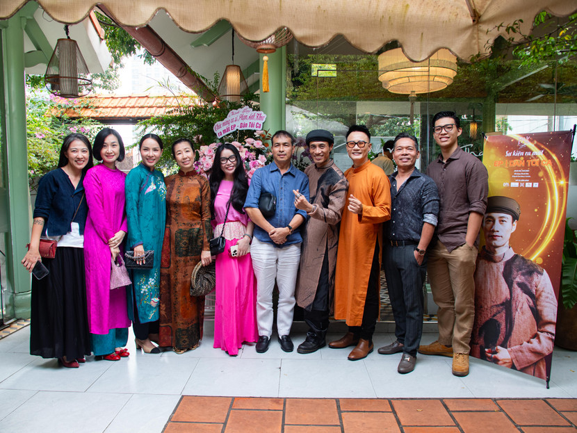 Đông đảo bạn bè thân thiết đến chúc mừng Phạm Anh Khoa tại sự kiện sáng nay Đông đảo bạn bè thân thiết đến chúc mừng Phạm Anh Khoa tại sự kiện sáng nay