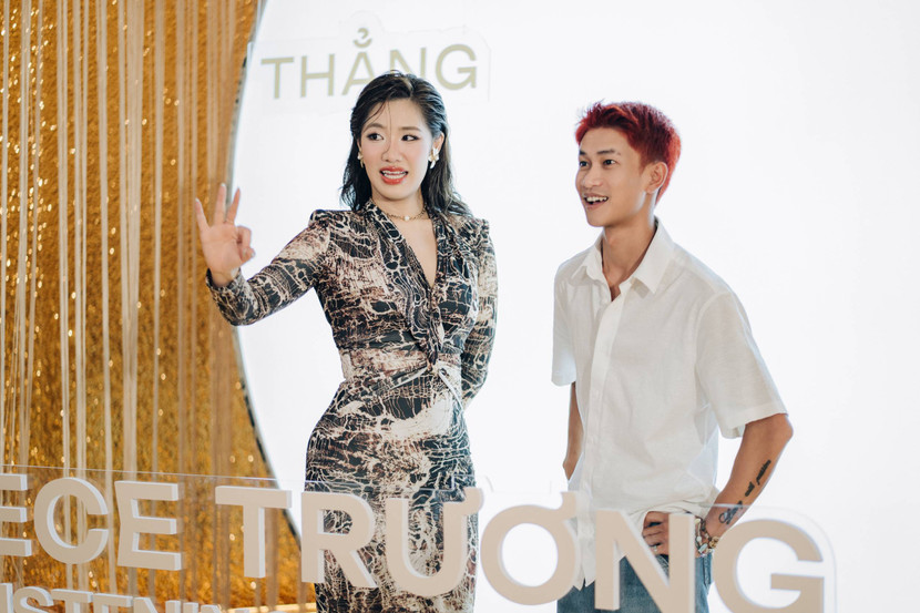 Nhạc sĩ Nguyễn Hùng giản dị đến chúc mừng đồng nghiệp