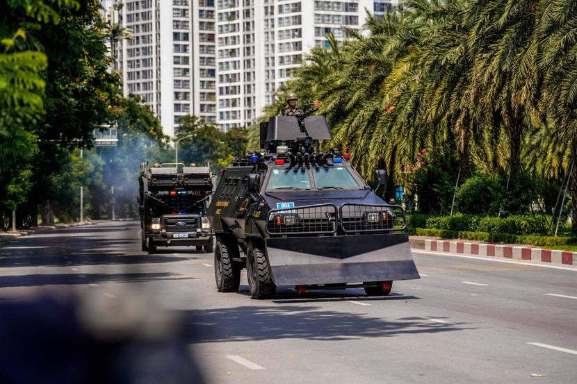 Dàn nghệ sĩ “sốc" trước buổi diễn tập có trực thăng, dàn khí tài hùng hậu