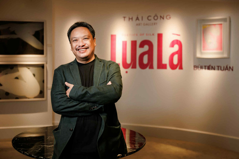 Hoạ sĩ Bùi Tiến Tuấn giới thiệu triển lãm cá nhân lần thứ 12 của mình Hoạ sĩ Bùi Tiến Tuấn giới thiệu triển lãm cá nhân lần thứ 12 của mình