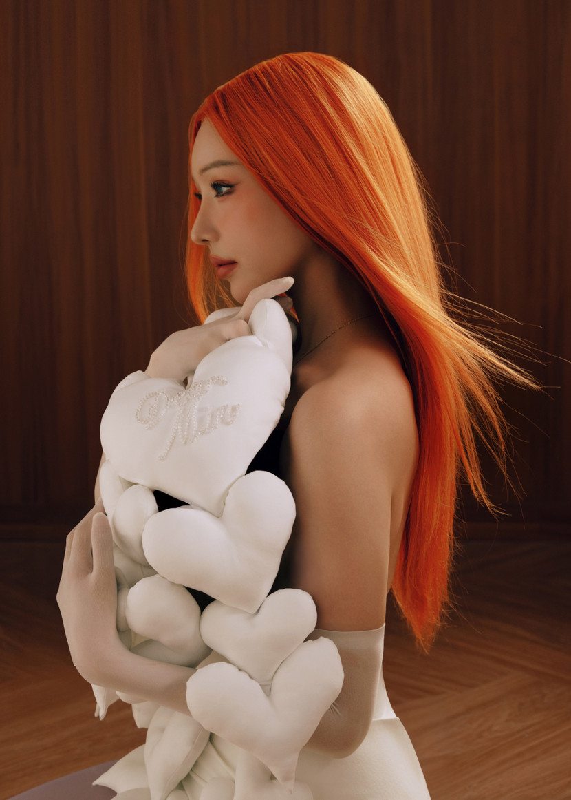 Min tham gia hầu hết các khâu sản xuất cho album phòng thu thứ 2 của mình Min tham gia hầu hết các khâu sản xuất cho album phòng thu thứ 2 của mình