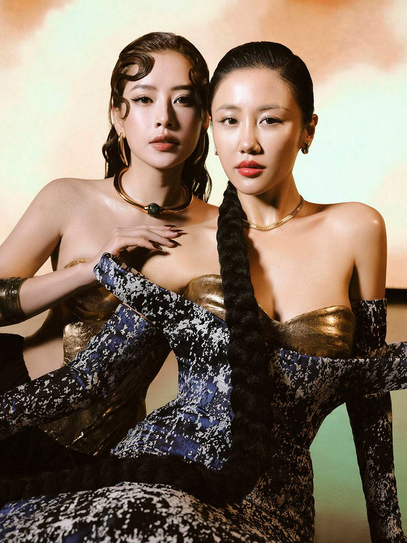 Hình ảnh của Văn Mai Hương và Chi Pu trong MV &quot;Vườn hồng&quot;