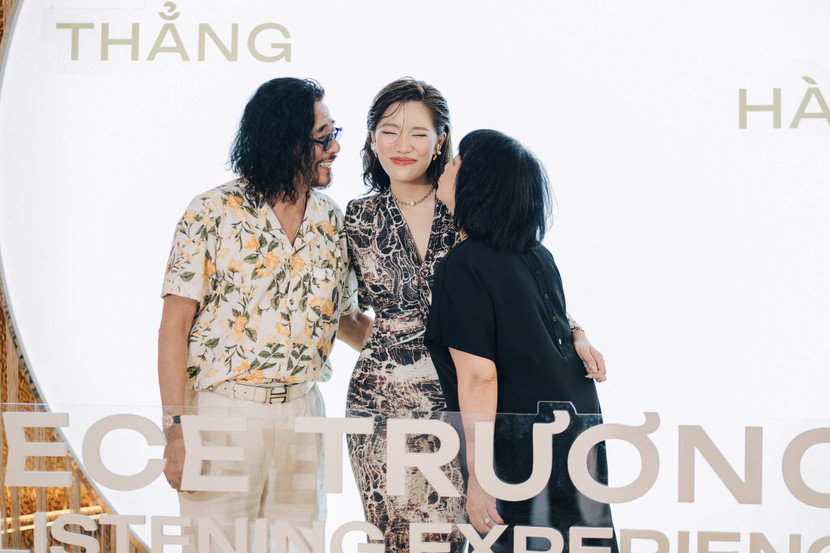 CeCe Trương hạnh phúc bên ba mẹ trong ngày ra mắt sản phẩm mới