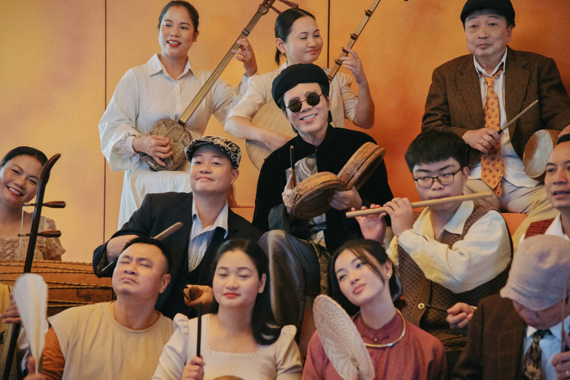 Bố Soobin và NSND Tự Long cùng tham gia làm khách mời trong MV mới