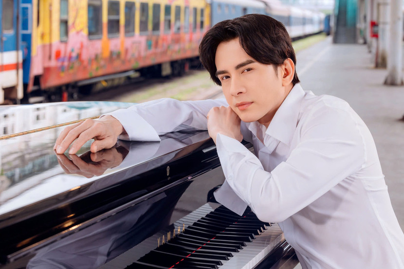 Đan Trường với vai trò người dẫn chuyện, kết nối cảm xúc và mạch kể của toàn bộ MV