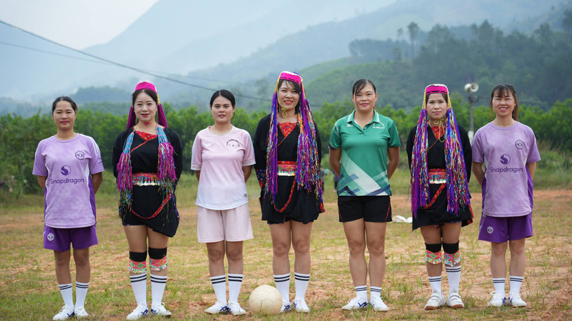 Đội bóng đá nữ xã Lục Hồn