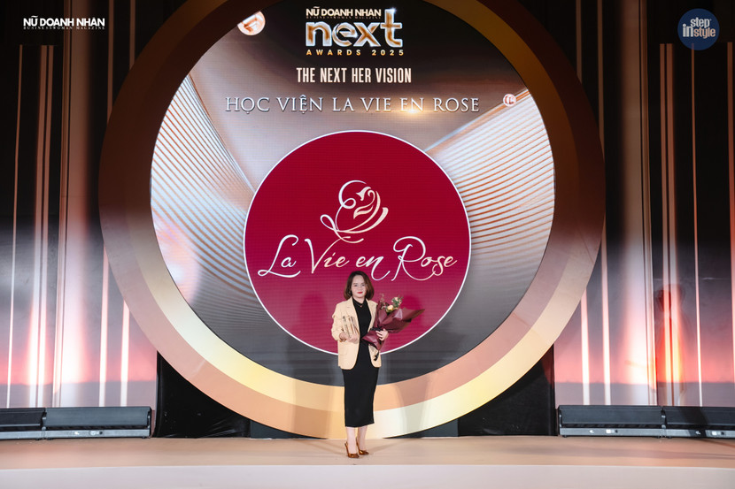 Đại diện Học viện &quot;Cuộc sống Tươi đẹp&quot; nhận giải tại Her Vision – Next Awards 2025