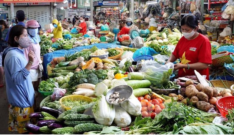 Giá thực phẩm tăng do bão lũ là nguyên nhân chính khiến CPI tháng 10 tăng