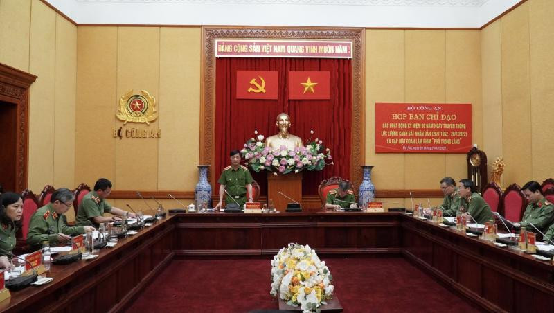 Trung tướng Nguyễn Duy Ngọc phát biểu chỉ đạo tại buổi làm việc Trung tướng Nguyễn Duy Ngọc phát biểu chỉ đạo tại buổi làm việc