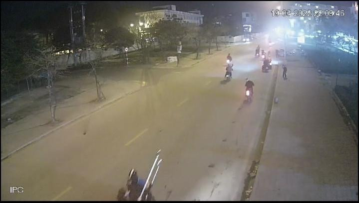 Hình ảnh các đối tượng đuổi chém nhau Hình ảnh các đối tượng đuổi chém nhau